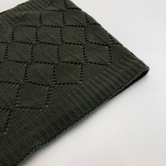 This is J Green Circle Scarf - Picture 2 of 4